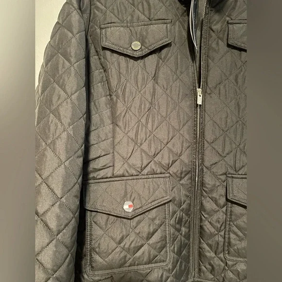 NWT Tommy Hilfiger Women’s Black Quilted Jacket size L - Picture 3 of 10